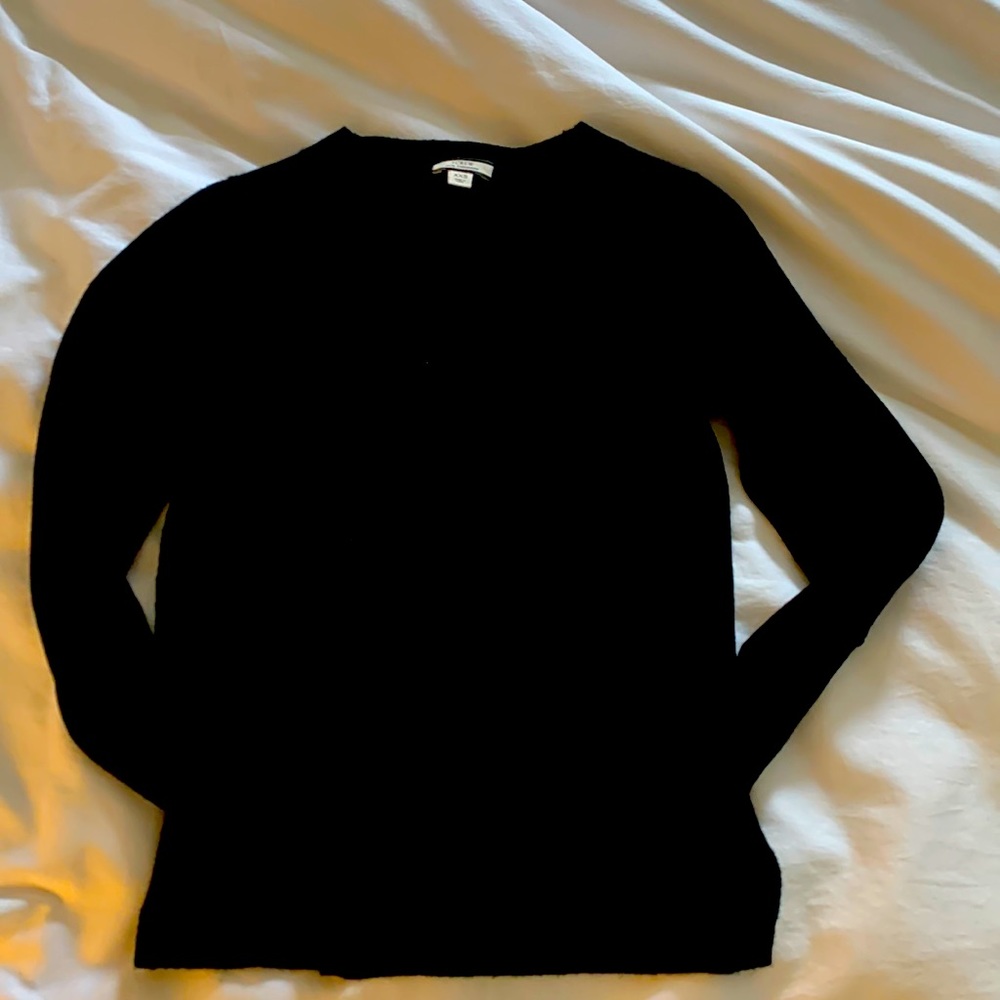 Black cashmere crewneck